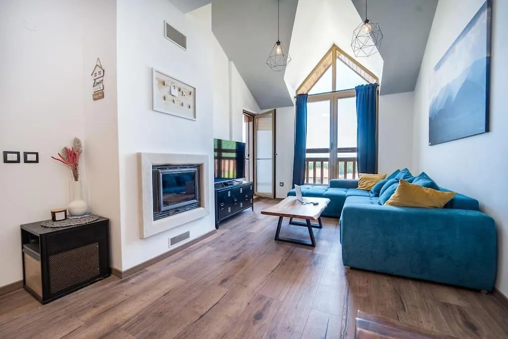 Alpin Penthouse 2 Bedroom With Fireplace And Mountain View Bansko